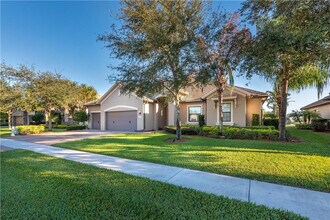 Building Photo - 3425 Siena Cir