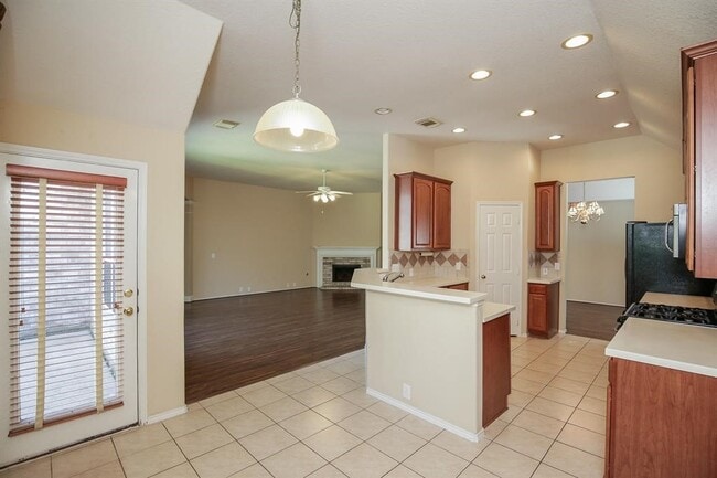 Building Photo - 20502 Pioneer Bend Ct