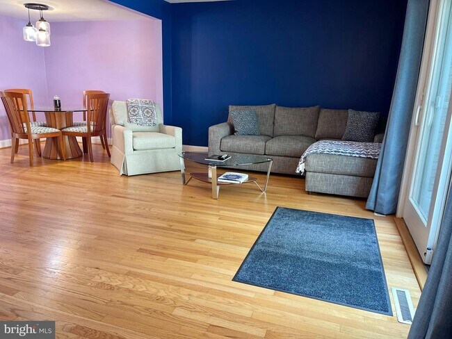 Foto del edificio - 246 Commons Dr NW