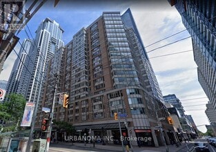 Building Photo - 717 Bay St.
