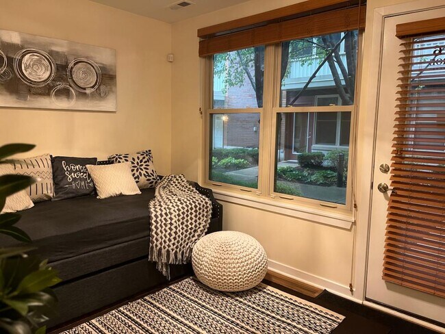 Den Office - 1240 W Monroe St