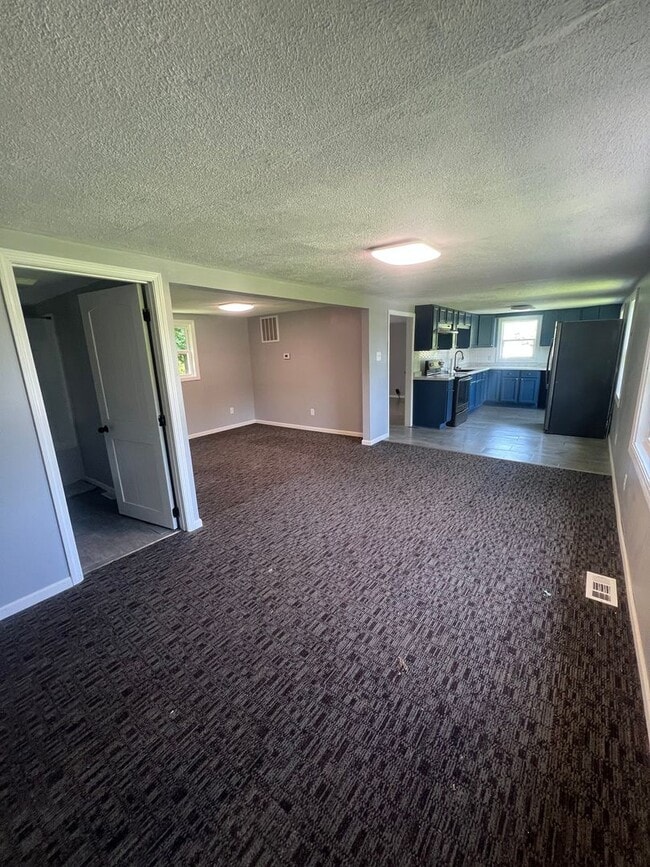 Building Photo - Recently Updated!