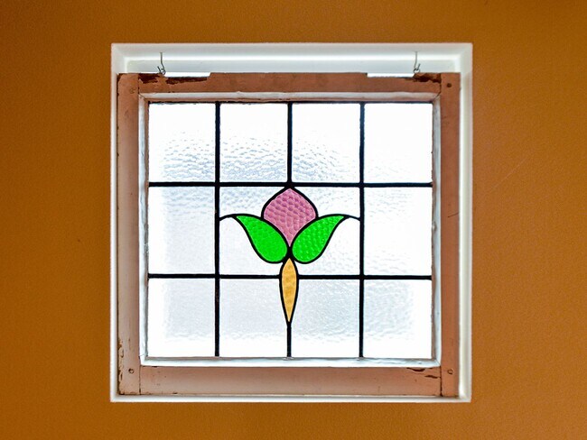 Building Photo - Application Pending - Available Now Beauti...