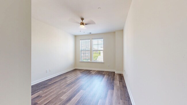 Interior Photo - The Courts at Huntington Station