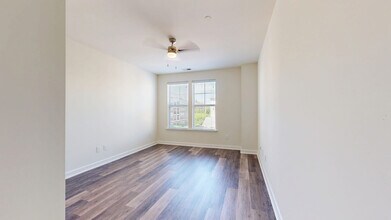 Interior Photo - The Courts at Huntington Station