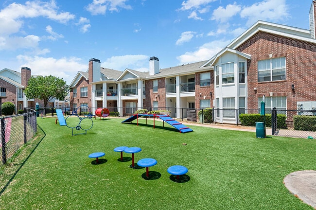 Building Photo - 4255 Hunt Dr