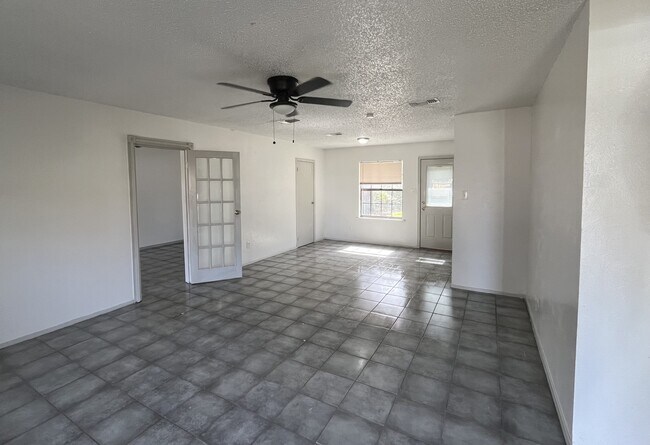 Foto del edificio - 409 Chapparal St