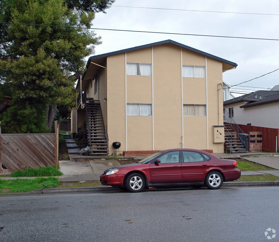 Primary Photo - 616 Railroad Ave