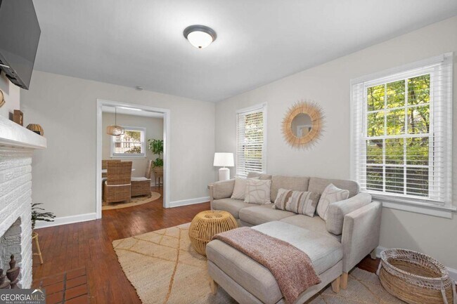 Foto del edificio - 557 Glenwood Pl SE