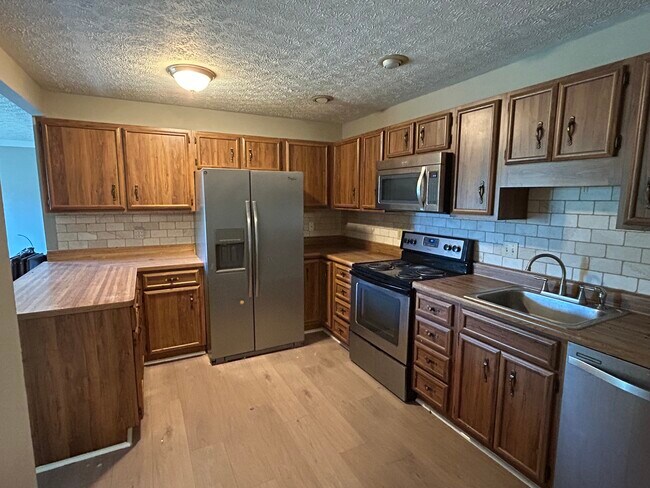 Foto del edificio - 6601 Hearne Rd