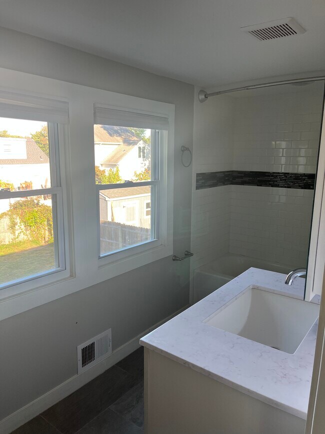 Foto del edificio - 213 Summerhill Rd