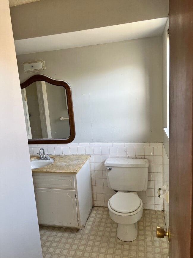 Building Photo - 8600 Countryshire Ln