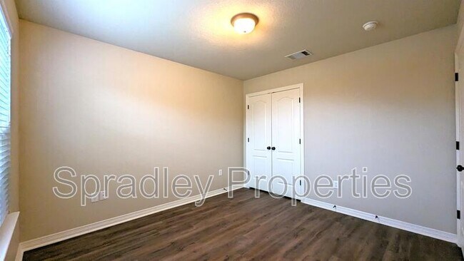 Building Photo - 4608 Lowes Dr