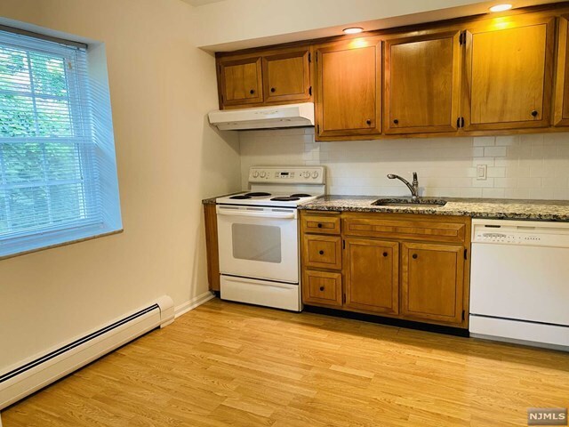 Foto del edificio - 20-30 Ridge Rd