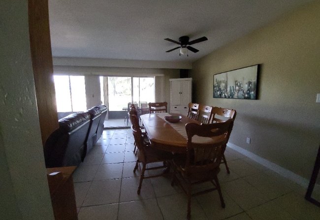 Building Photo - 681 Olde Camelot Cir