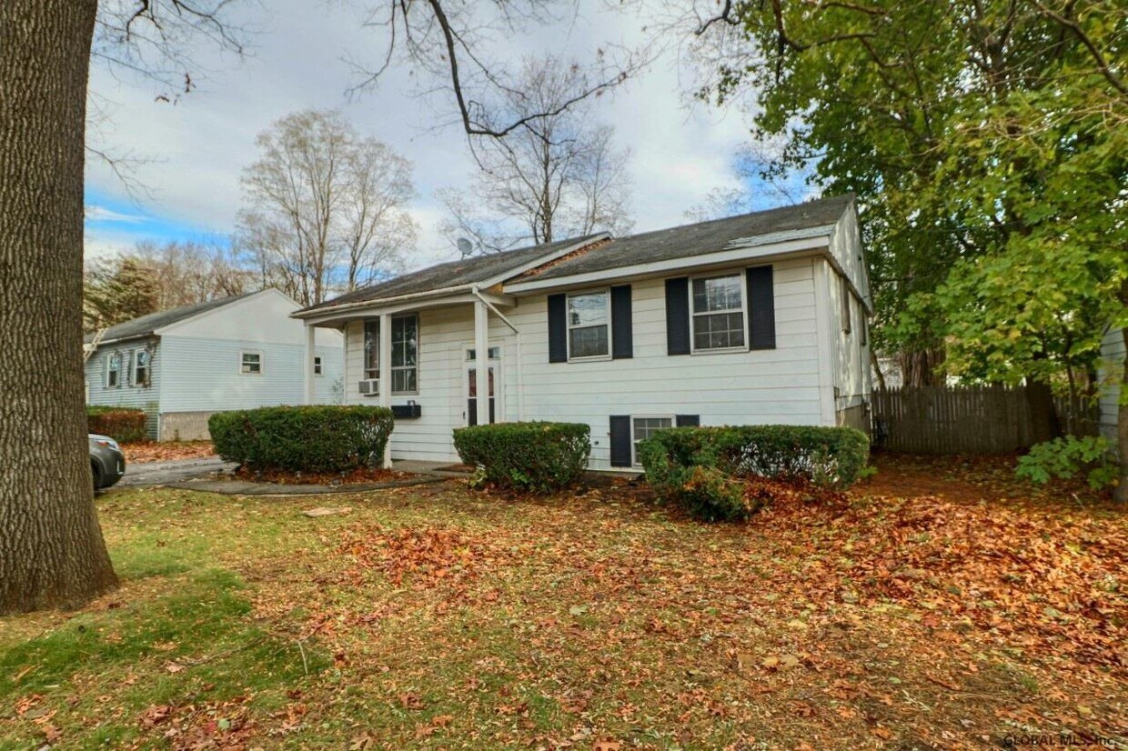 Primary Photo - 160 Ballston Ave