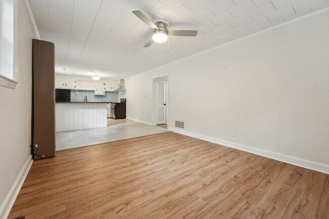 Foto del edificio - 714 Bradley Rd