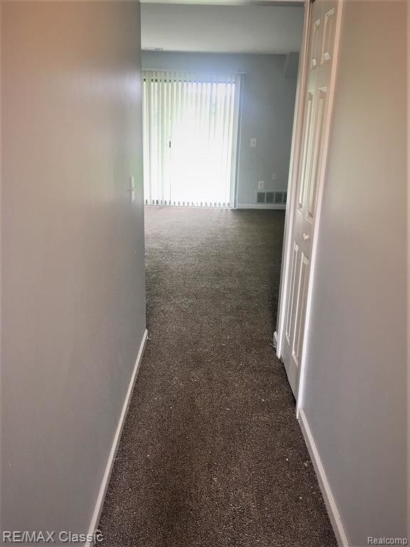 Building Photo - 33761 Pondview Cir