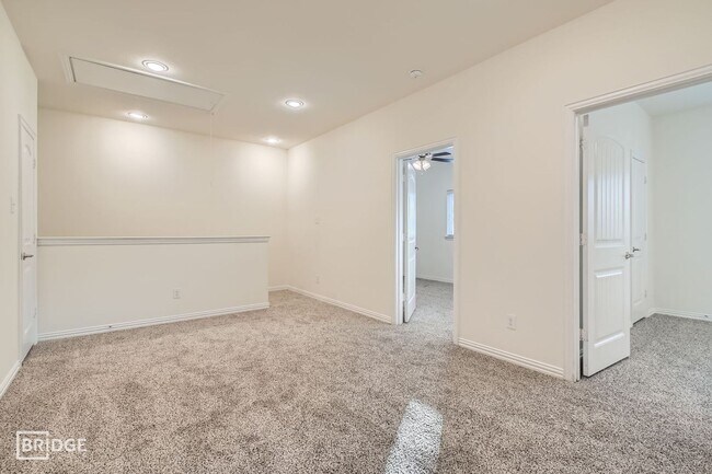 Foto del edificio - 1340 Lake Crest Lane, Lewisville, Texas 75057