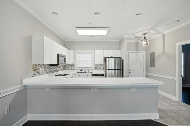 Foto del edificio - Move-in Ready: 2 Bedroom Condo!