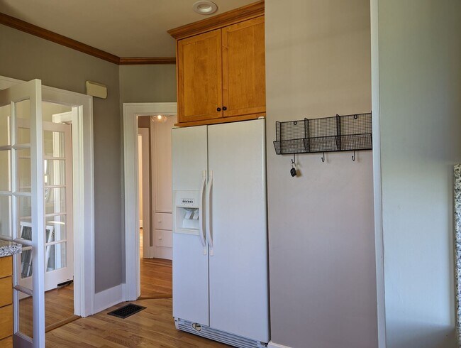 Building Photo - 3 br, 2 bath House - 835 31st Ave