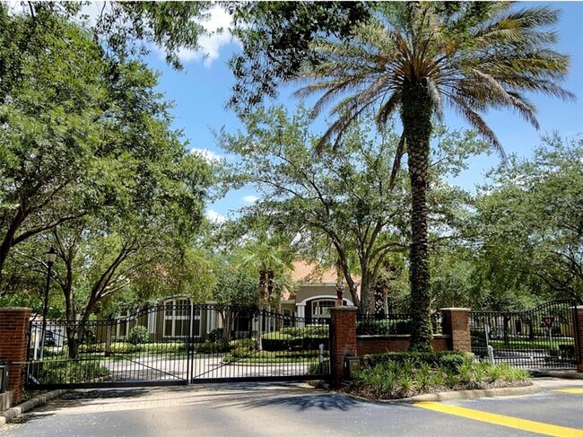 Foto del edificio - 821 Arbor Lakes Cir