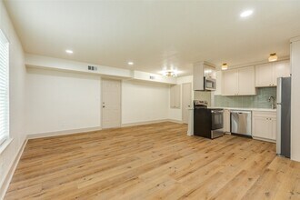 Building Photo - 2305 55th St