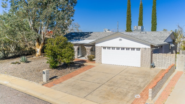 Building Photo - 1349 Cholla Cir