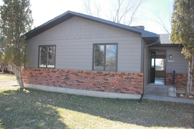 Building Photo - "Charming 3-Bedroom Retreat with 2 Full Baths in the Heart of Billings!"