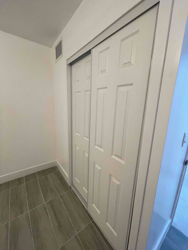 Foto del edificio - 3910 NW 2nd Terrace