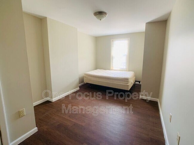 Foto del edificio - 805 W 3rd St
