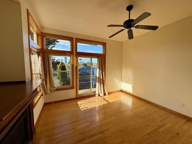 Foto del edificio - Central District Townhome