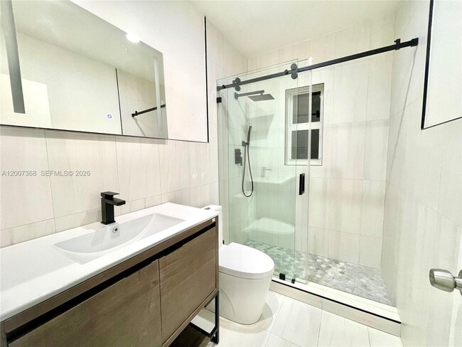 Building Photo - 401 NE 14th Ave