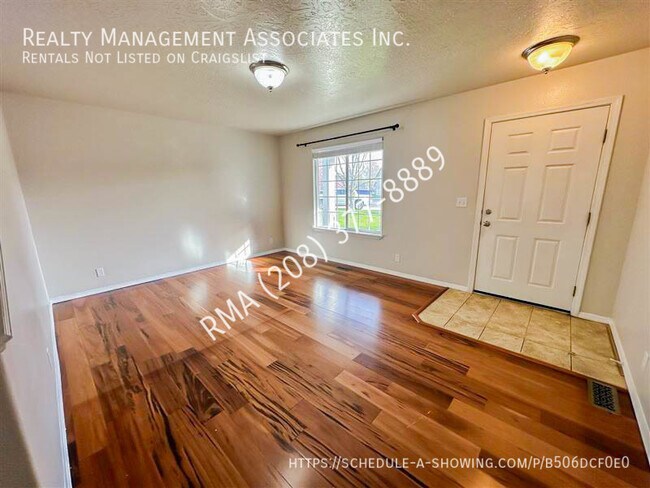 Building Photo - Spacious 4 Bedroom House in East Meridian