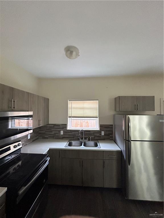 Foto del edificio - 3809 Whitewing Ave