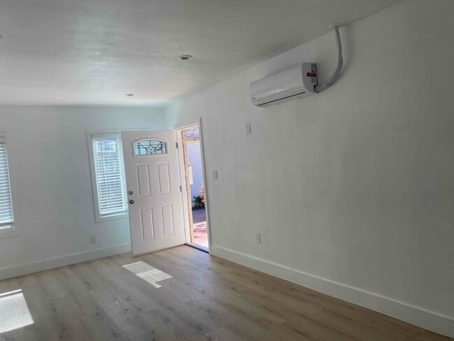 Foto del edificio - 10900 Lillian Ln