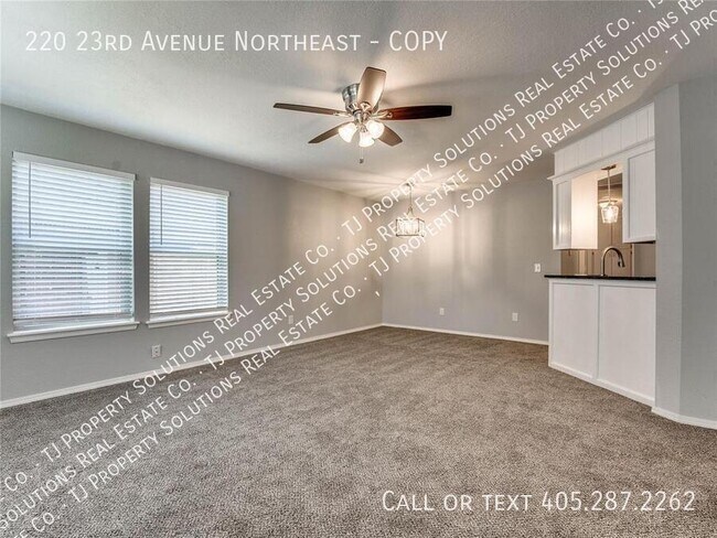 Foto del edificio - Spacious remodeled 3 bedroom home in East ...