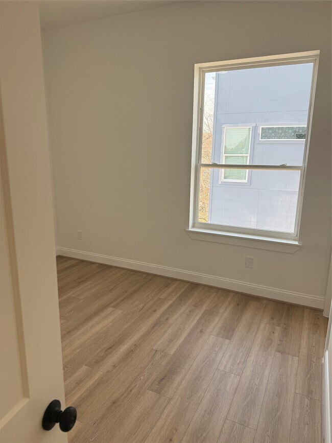 Foto del edificio - 6350 Culberson St