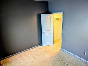 Building Photo - 43985 Eastgate View Drive