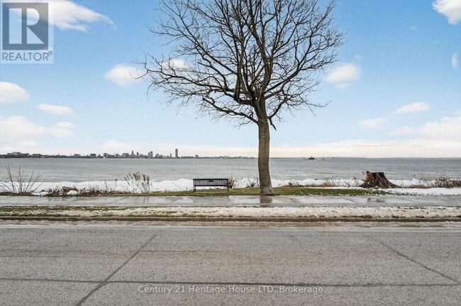 Building Photo - 500 Lakeshore Rd