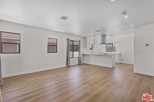 Foto del edificio - 1622 W 66th St