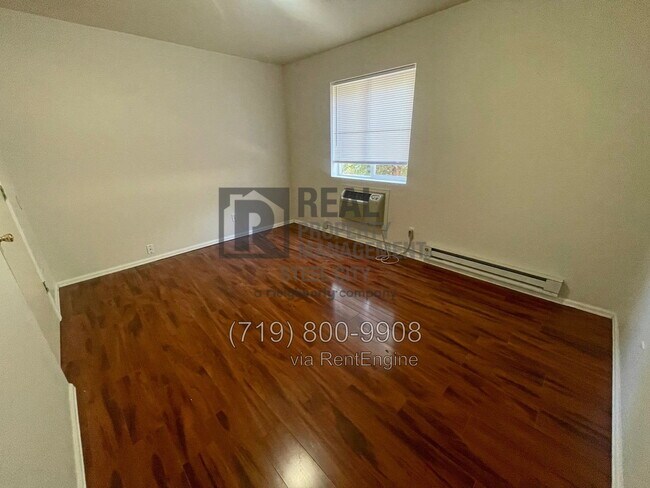 Foto del edificio - 1713 Oakshire Ln