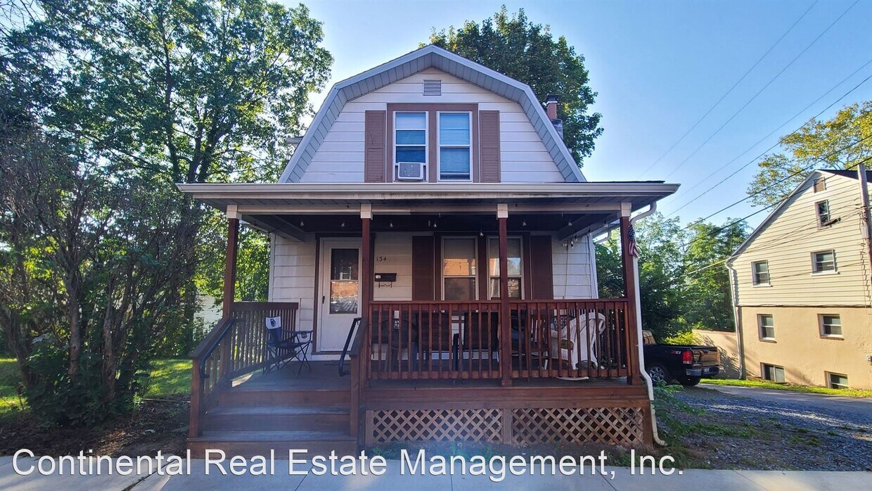 Primary Photo - 3 br, 1 bath House - 134 East Hamilton Avenue