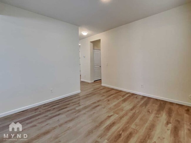 Building Photo - 1635 S Starling Dr