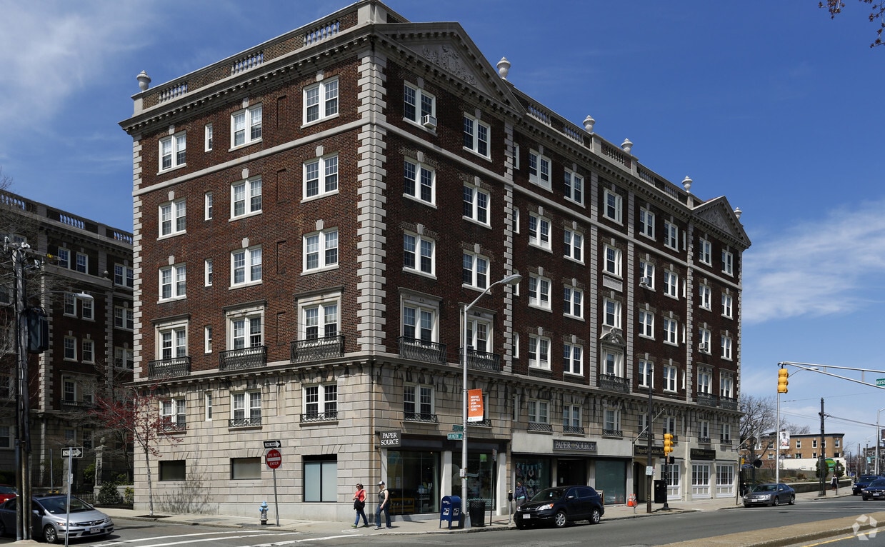 1800 Massachusetts Ave, Cambridge, MA 02140 Apartments in Cambridge