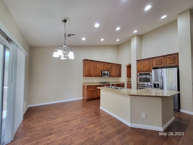 Foto del edificio - 8672 Blakely Ct