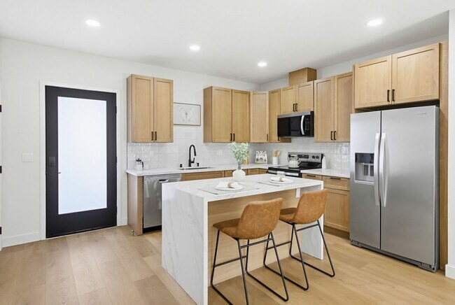 Foto del edificio - Brand New Construction – 3 Bed / 2 Bath Duplex Home in Normal Heights