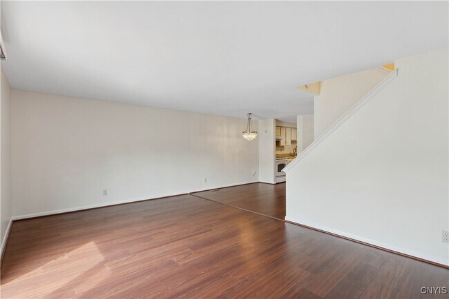 Building Photo - 104 Lookout Cir