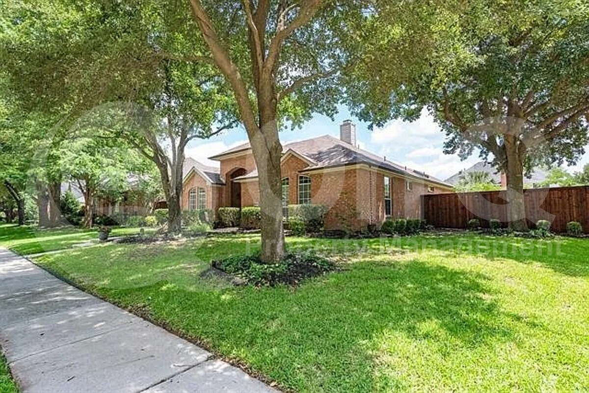 Building Photo - 10901 Hermitage Ln