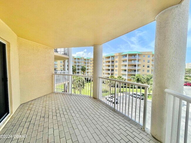 Foto del edificio - 4670 Links Village Dr
